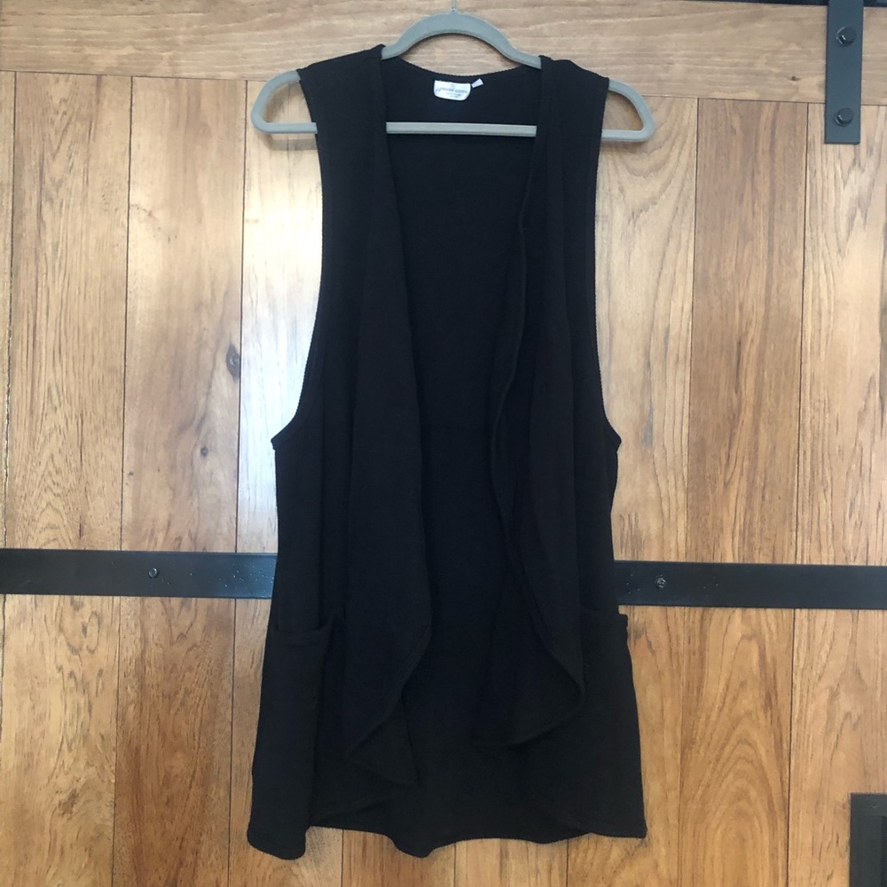 Black spring vest